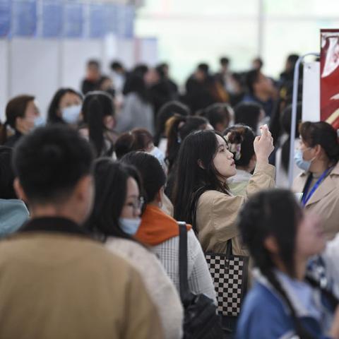 2025年全年资料免费大全优势的置疑！规避虚假承诺陷阱，标准释义、解释与落实。